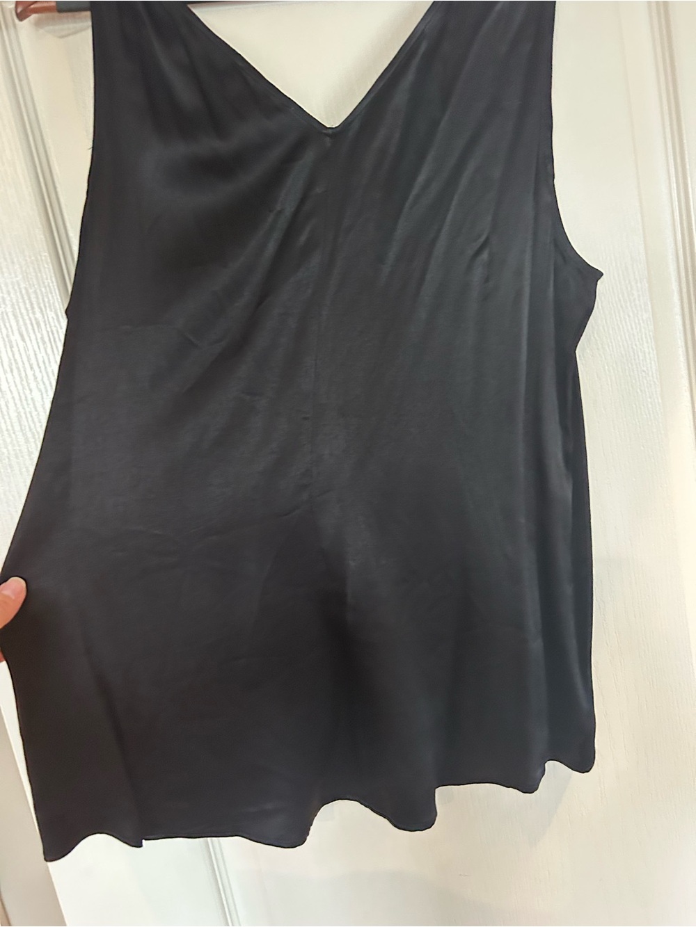 Women’s Nordstrom Black Satin V-Neck Sleeveless Top
